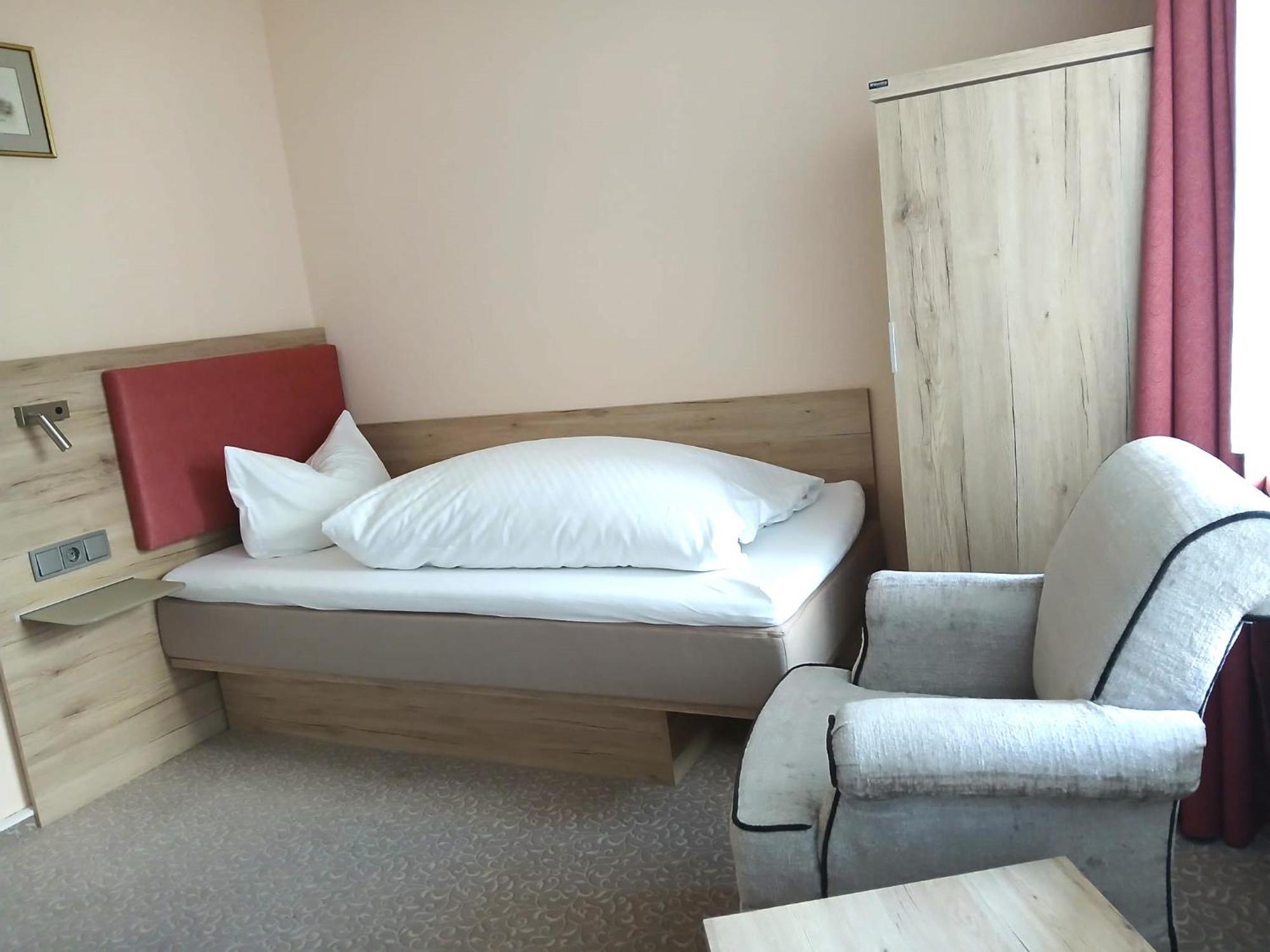 Single Room,1662393895:JPEG